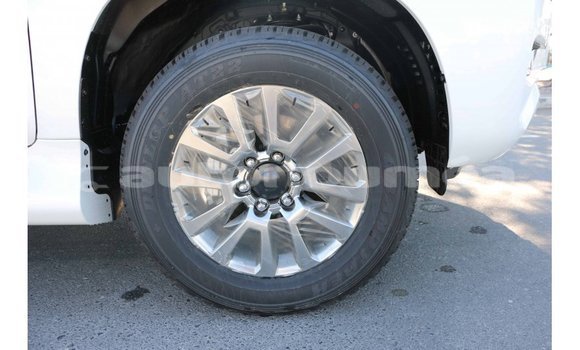 Acheter Import Voiture Toyota Prado Blanc à Import - Dubai, Iles Acheter Import Voiture Toyota Prado Blanc à Import - Dubai, Iles