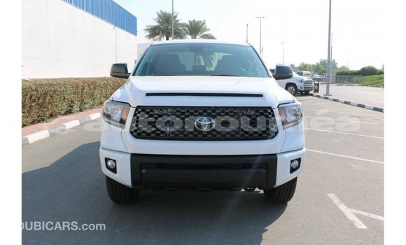 Acheter Import Voiture Toyota Tundra Blanc à Import - Dubai, Iles Acheter Import Voiture Toyota Tundra Blanc à Import - Dubai, Iles