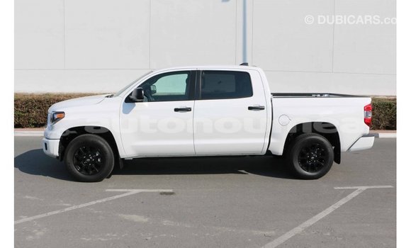 Acheter Import Voiture Toyota Tundra Blanc à Import - Dubai, Iles Acheter Import Voiture Toyota Tundra Blanc à Import - Dubai, Iles