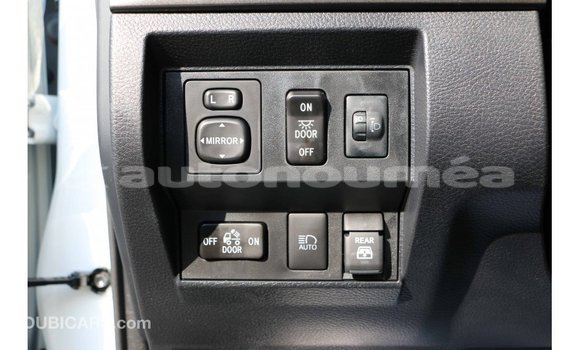 Acheter Import Voiture Toyota Tundra Blanc à Import - Dubai, Iles Acheter Import Voiture Toyota Tundra Blanc à Import - Dubai, Iles