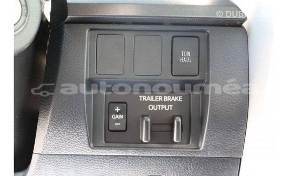 Acheter Import Voiture Toyota Tundra Blanc à Import - Dubai, Iles Acheter Import Voiture Toyota Tundra Blanc à Import - Dubai, Iles