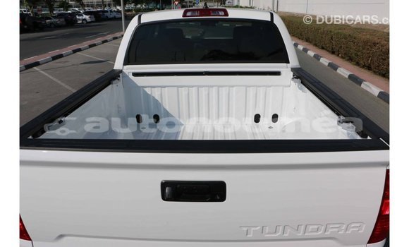 Acheter Import Voiture Toyota Tundra Blanc à Import - Dubai, Iles Acheter Import Voiture Toyota Tundra Blanc à Import - Dubai, Iles
