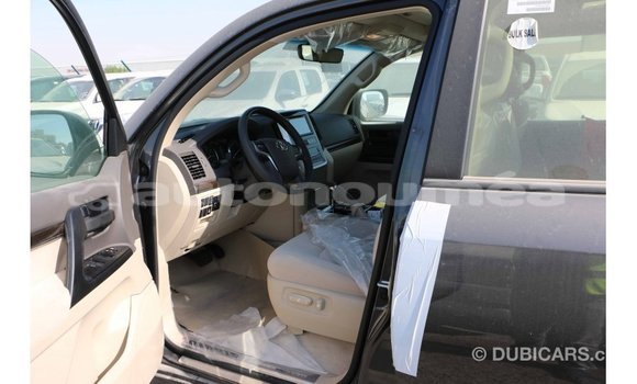 Acheter Import Voiture Toyota Land Cruiser Noir à Import - Dubai, Iles Acheter Import Voiture Toyota Land Cruiser Noir à Import - Dubai, Iles