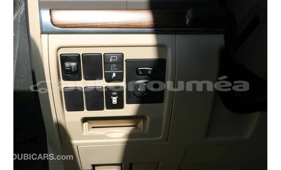 Acheter Import Voiture Toyota Land Cruiser Noir à Import - Dubai, Iles Acheter Import Voiture Toyota Land Cruiser Noir à Import - Dubai, Iles