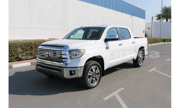 Acheter Import Voiture Toyota Tundra Blanc à Import - Dubai, Iles Acheter Import Voiture Toyota Tundra Blanc à Import - Dubai, Iles