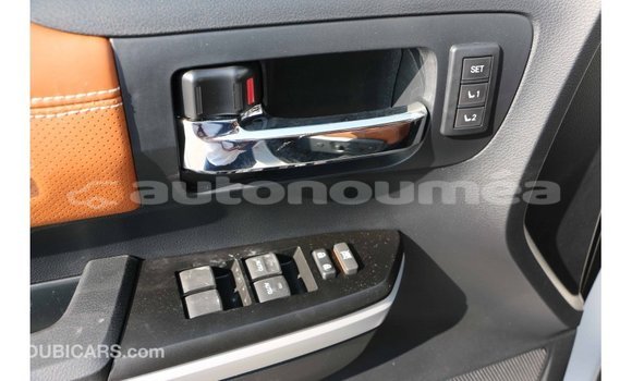 Acheter Import Voiture Toyota Tundra Blanc à Import - Dubai, Iles Acheter Import Voiture Toyota Tundra Blanc à Import - Dubai, Iles