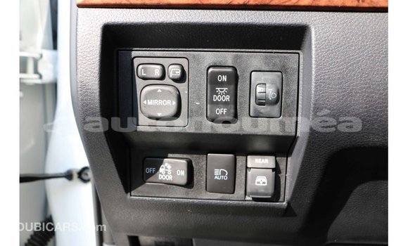 Acheter Import Voiture Toyota Tundra Blanc à Import - Dubai, Iles Acheter Import Voiture Toyota Tundra Blanc à Import - Dubai, Iles