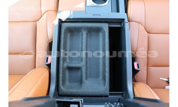 Acheter Import Voiture Toyota Tundra Blanc à Import - Dubai, Iles Acheter Import Voiture Toyota Tundra Blanc à Import - Dubai, Iles