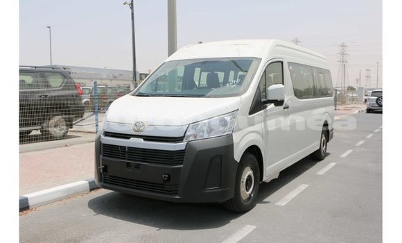 Acheter Import Voiture Toyota Hiace Blanc à Import - Dubai, Iles Acheter Import Voiture Toyota Hiace Blanc à Import - Dubai, Iles