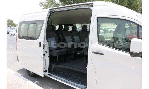 Acheter Import Voiture Toyota Hiace Blanc à Import - Dubai, Iles Acheter Import Voiture Toyota Hiace Blanc à Import - Dubai, Iles