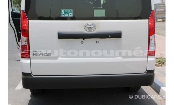 Acheter Import Voiture Toyota Hiace Blanc à Import - Dubai, Iles Acheter Import Voiture Toyota Hiace Blanc à Import - Dubai, Iles