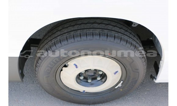 Acheter Import Voiture Toyota Hiace Blanc à Import - Dubai, Iles Acheter Import Voiture Toyota Hiace Blanc à Import - Dubai, Iles