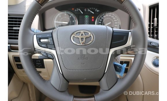 Acheter Import Voiture Toyota Land Cruiser Blanc à Import - Dubai, Iles Acheter Import Voiture Toyota Land Cruiser Blanc à Import - Dubai, Iles