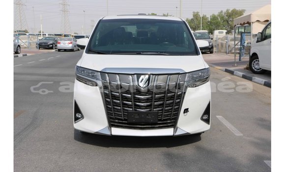 Acheter Import Voiture Toyota Alphard Blanc à Import - Dubai, Iles Acheter Import Voiture Toyota Alphard Blanc à Import - Dubai, Iles