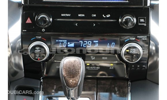 Acheter Import Voiture Toyota Alphard Blanc à Import - Dubai, Iles Acheter Import Voiture Toyota Alphard Blanc à Import - Dubai, Iles