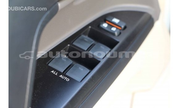 Acheter Import Voiture Toyota Land Cruiser Blanc à Import - Dubai, Iles Acheter Import Voiture Toyota Land Cruiser Blanc à Import - Dubai, Iles