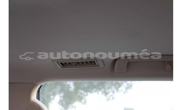 Acheter Import Voiture Toyota Land Cruiser Blanc à Import - Dubai, Iles Acheter Import Voiture Toyota Land Cruiser Blanc à Import - Dubai, Iles