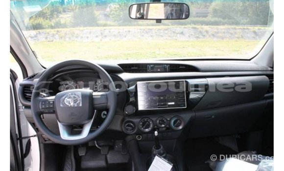 Buy Import Toyota Hilux White Car in Import - Dubai in Iles Buy Import Toyota Hilux White Car in Import - Dubai in Iles