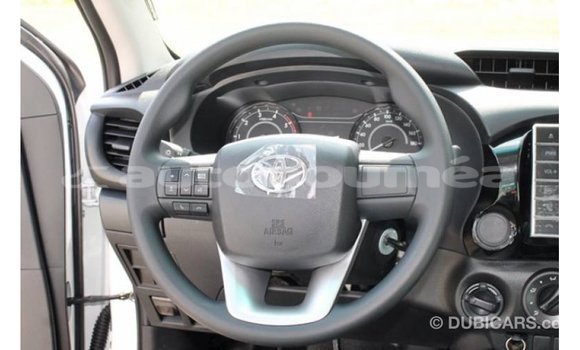 Buy Import Toyota Hilux White Car in Import - Dubai in Iles Buy Import Toyota Hilux White Car in Import - Dubai in Iles