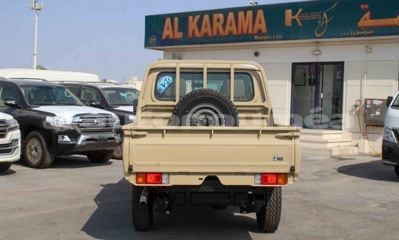 Buy Import Toyota Land Cruiser Beige Car in Import - Dubai in Iles Buy Import Toyota Land Cruiser Beige Car in Import - Dubai in Iles