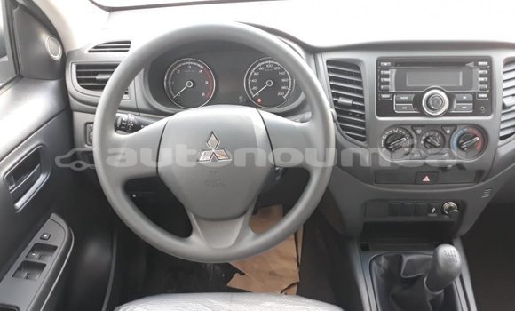 Buy Import Mitsubishi L200 White Car in Import - Dubai in Iles Buy Import Mitsubishi L200 White Car in Import - Dubai in Iles