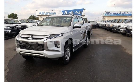 Acheter Import Voiture Mitsubishi L200 Blanc à Import - Dubai, Iles Acheter Import Voiture Mitsubishi L200 Blanc à Import - Dubai, Iles
