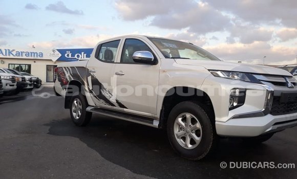 Acheter Import Voiture Mitsubishi L200 Blanc à Import - Dubai, Iles Acheter Import Voiture Mitsubishi L200 Blanc à Import - Dubai, Iles