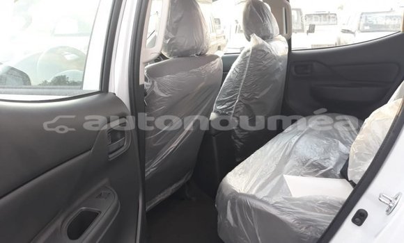 Acheter Import Voiture Mitsubishi L200 Blanc à Import - Dubai, Iles Acheter Import Voiture Mitsubishi L200 Blanc à Import - Dubai, Iles