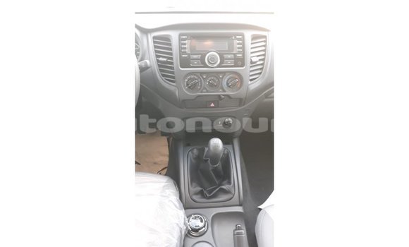 Acheter Import Voiture Mitsubishi L200 Blanc à Import - Dubai, Iles Acheter Import Voiture Mitsubishi L200 Blanc à Import - Dubai, Iles