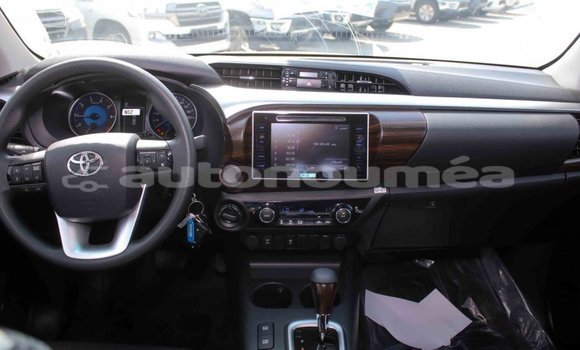 Buy Import Toyota Hilux White Car in Import - Dubai in Iles Buy Import Toyota Hilux White Car in Import - Dubai in Iles