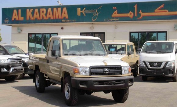 Buy Import Toyota Land Cruiser Beige Car in Import - Dubai in Iles Buy Import Toyota Land Cruiser Beige Car in Import - Dubai in Iles