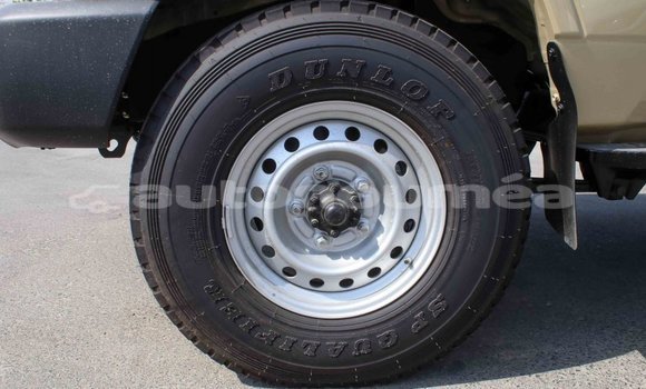 Buy Import Toyota Land Cruiser Beige Car in Import - Dubai in Iles Buy Import Toyota Land Cruiser Beige Car in Import - Dubai in Iles