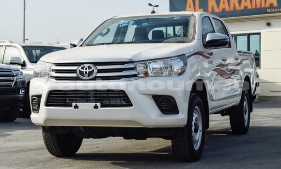 Buy Import Toyota Hilux White Car in Import - Dubai in Iles Buy Import Toyota Hilux White Car in Import - Dubai in Iles