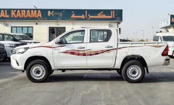 Buy Import Toyota Hilux White Car in Import - Dubai in Iles Buy Import Toyota Hilux White Car in Import - Dubai in Iles