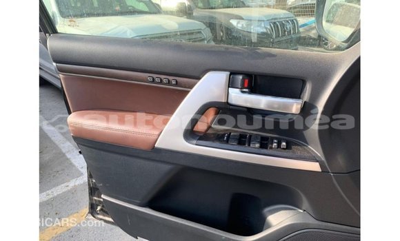 Acheter Import Voiture Toyota Land Cruiser Noir à Import - Dubai, Iles Acheter Import Voiture Toyota Land Cruiser Noir à Import - Dubai, Iles