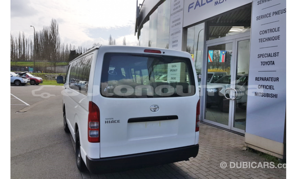 Buy Import Toyota Hiace White Car in Import - Dubai in Iles Buy Import Toyota Hiace White Car in Import - Dubai in Iles