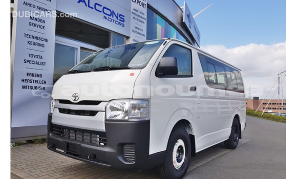 Buy Import Toyota Hiace White Car in Import - Dubai in Iles Buy Import Toyota Hiace White Car in Import - Dubai in Iles