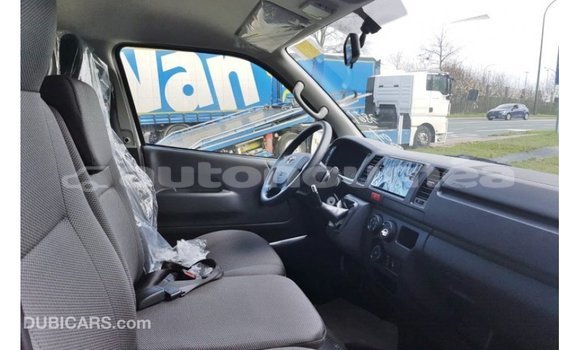 Buy Import Toyota Hiace White Car in Import - Dubai in Iles Buy Import Toyota Hiace White Car in Import - Dubai in Iles
