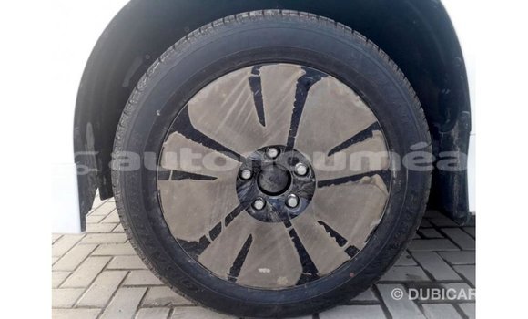 Buy Import Lexus LX White Car in Import - Dubai in Iles Buy Import Lexus LX White Car in Import - Dubai in Iles