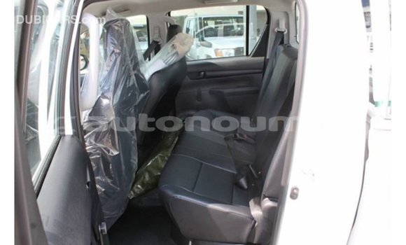 Buy Import Toyota Hilux White Car in Import - Dubai in Iles Buy Import Toyota Hilux White Car in Import - Dubai in Iles