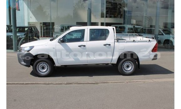 Acheter Import Voiture Toyota Hilux Blanc à Import - Dubai, Iles Acheter Import Voiture Toyota Hilux Blanc à Import - Dubai, Iles
