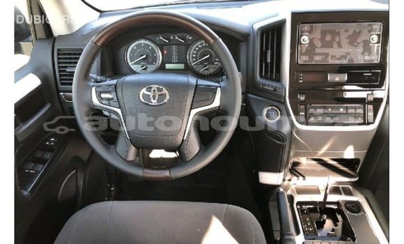 Buy Import Toyota Land Cruiser Black Car in Import - Dubai in Iles Buy Import Toyota Land Cruiser Black Car in Import - Dubai in Iles
