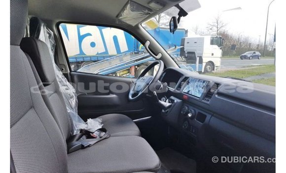 Acheter Import Voiture Toyota Hiace Blanc à Import - Dubai, Iles Acheter Import Voiture Toyota Hiace Blanc à Import - Dubai, Iles