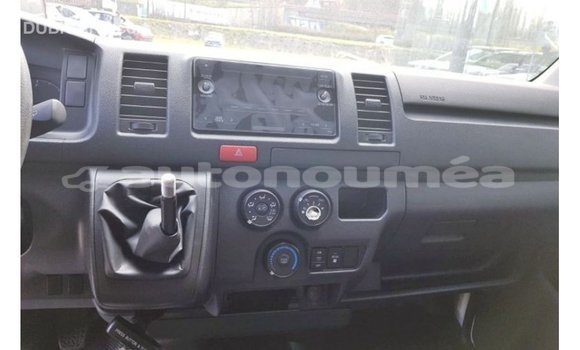 Acheter Import Voiture Toyota Hiace Blanc à Import - Dubai, Iles Acheter Import Voiture Toyota Hiace Blanc à Import - Dubai, Iles