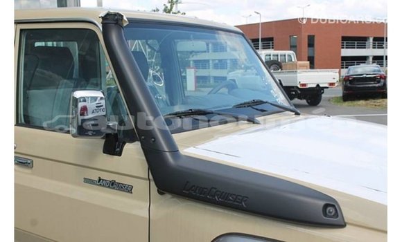 Buy Import Toyota Land Cruiser Beige Car in Import - Dubai in Iles Buy Import Toyota Land Cruiser Beige Car in Import - Dubai in Iles