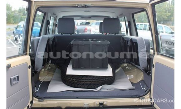 Buy Import Toyota Land Cruiser Beige Car in Import - Dubai in Iles Buy Import Toyota Land Cruiser Beige Car in Import - Dubai in Iles