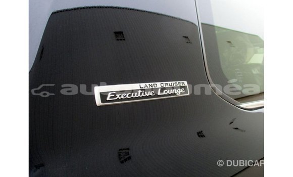 Acheter Import Voiture Toyota Land Cruiser Noir à Import - Dubai, Iles Acheter Import Voiture Toyota Land Cruiser Noir à Import - Dubai, Iles