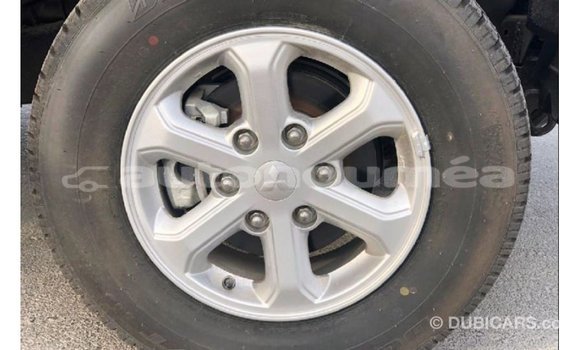 Acheter Import Voiture Mitsubishi L200 Marron à Import - Dubai, Iles Acheter Import Voiture Mitsubishi L200 Marron à Import - Dubai, Iles