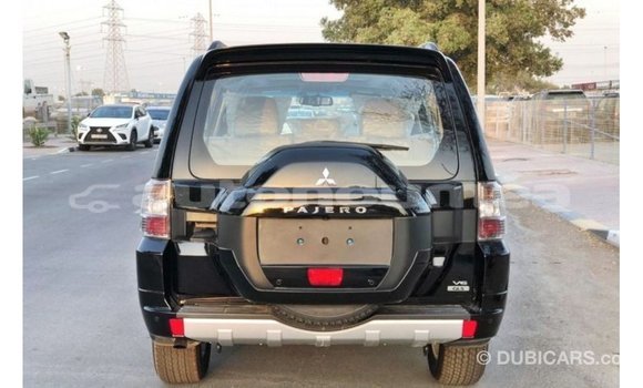 Acheter Import Voiture Mitsubishi Pajero Noir à Import - Dubai, Iles Acheter Import Voiture Mitsubishi Pajero Noir à Import - Dubai, Iles