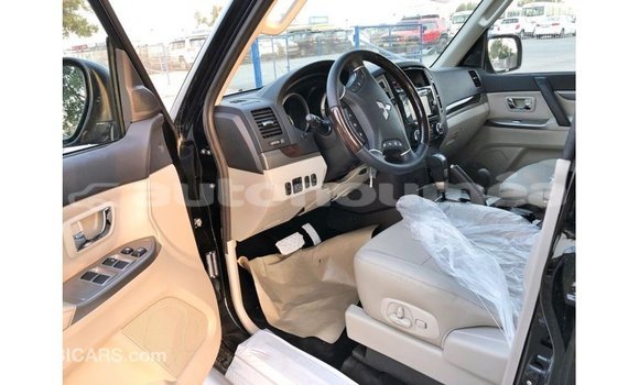 Buy Import Mitsubishi Pajero Black Car in Import - Dubai in Iles Buy Import Mitsubishi Pajero Black Car in Import - Dubai in Iles
